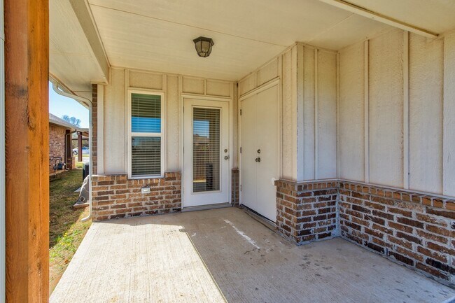 Building Photo - 8809 SW 55th St