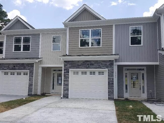 Primary Photo - 3-Bedroom Townhome Available Eary July!