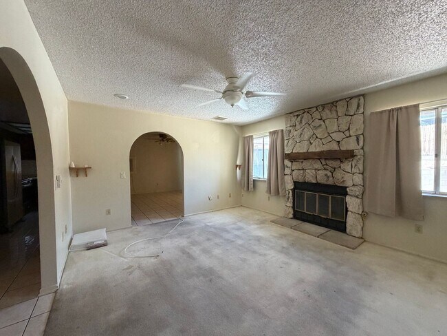 Building Photo - 3 Bedroom 2 Bathroom House with 2 Car Garage Located in Lenwood