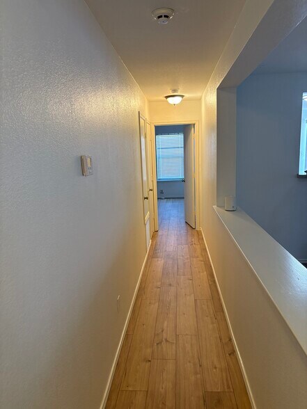 Building Photo - 337 Summer Tree Dr