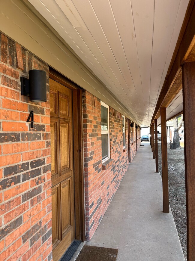 Individual Entrances - Pecan Ridge Eastland