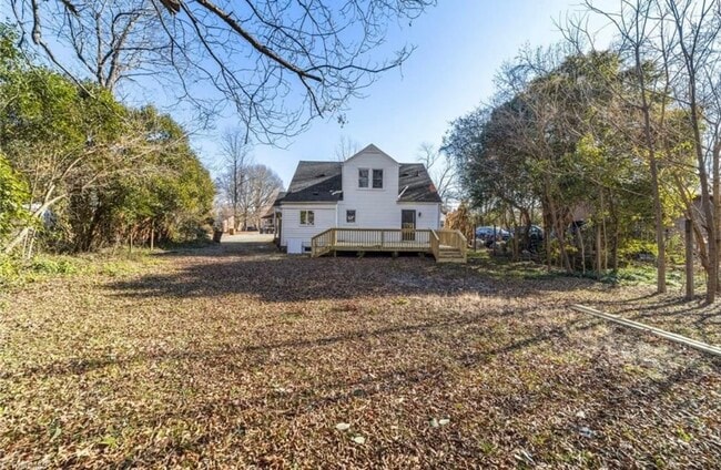 Building Photo - 607 Sykes Ave