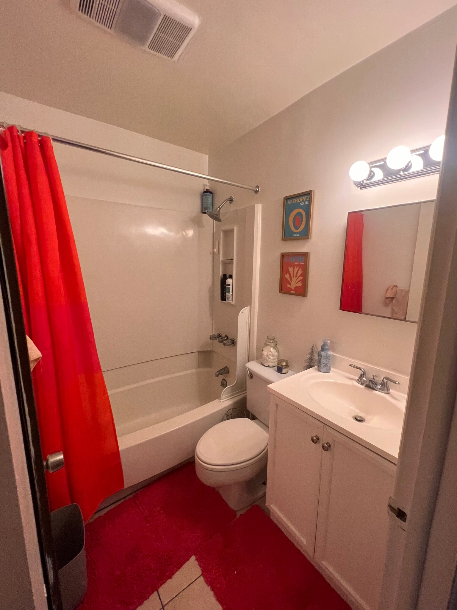 bathroom - 627 S Negley Ave