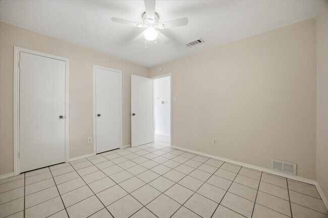 Building Photo - 2311 Jamie Dr