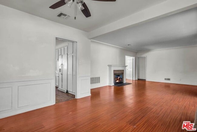 Building Photo - 7318 W 88th St