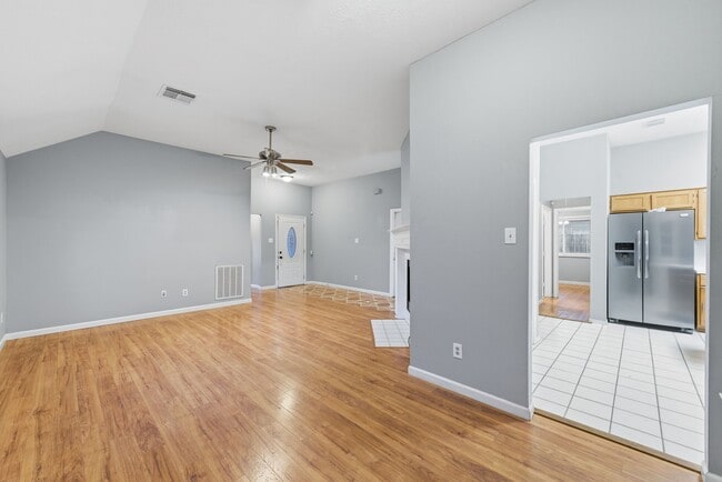 Building Photo - 3503 Riverside Dr