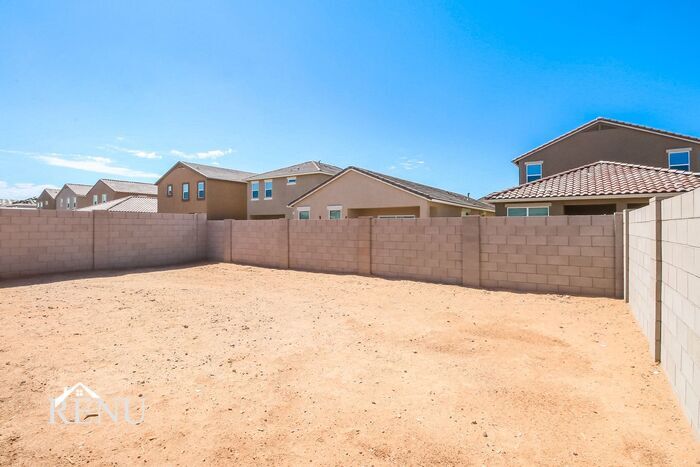 Building Photo - 35383 W San Capistrano Ave