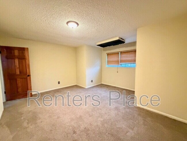 Building Photo - 5724 E 65th Pl