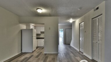 Building Photo - 301 Harbor Heights Dr