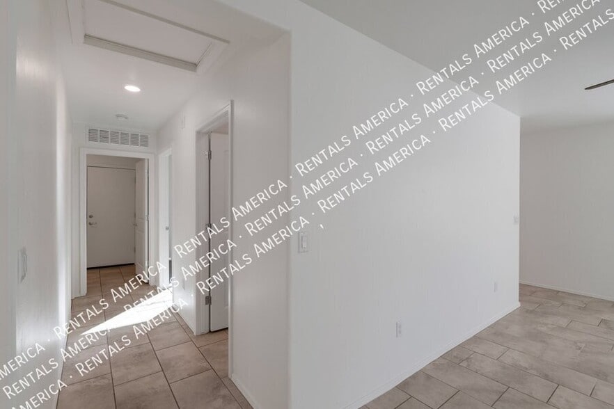 Building Photo - 8755 E Stone Meadow Cir
