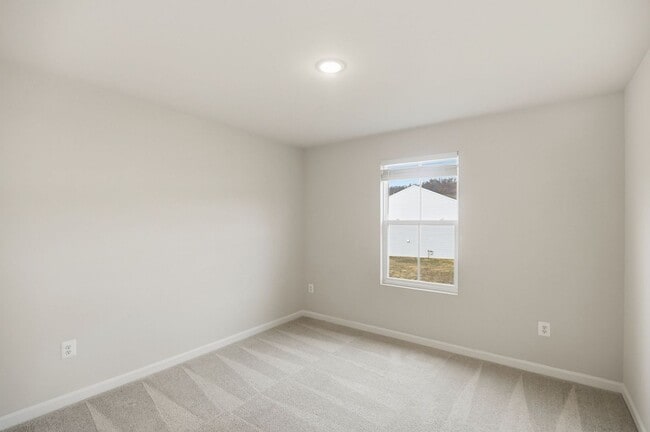 Building Photo - 22 Preening Rd