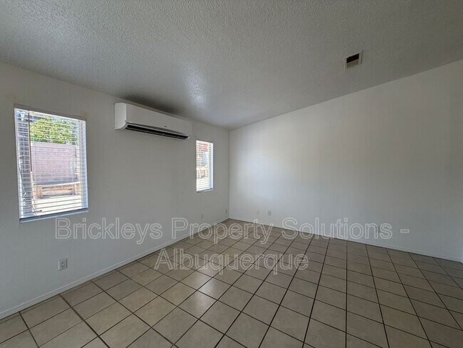Building Photo - 1405 Secret Valley Dr SW