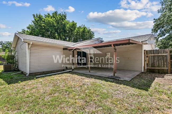 Building Photo - 3 bedroom 2 bathroom home