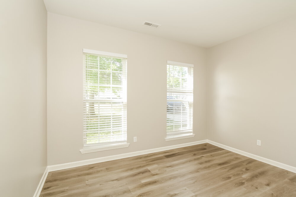 Building Photo - 8704 Rozumny Dr