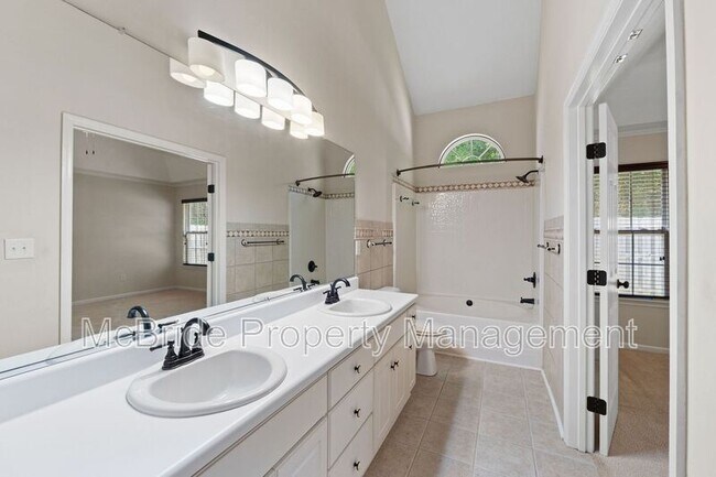 Building Photo - 429 Snead Way
