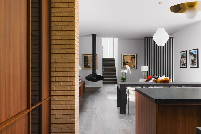 Building Photo - 2407 W 10th St