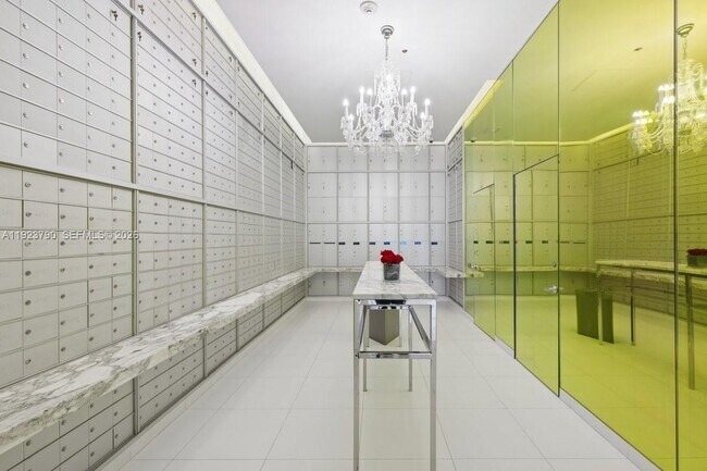 Building Photo - 465 Brickell Ave