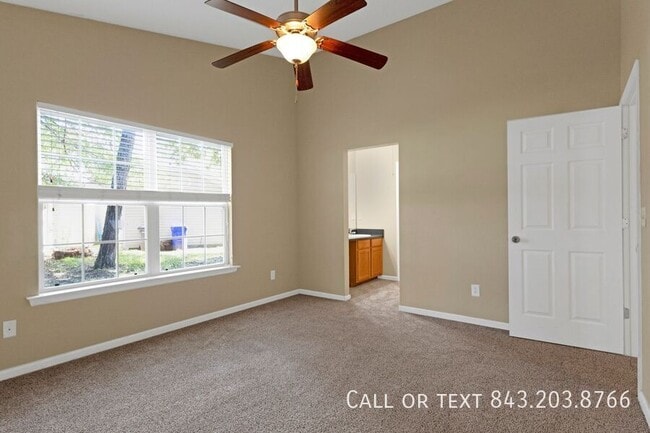 Building Photo - 7885 Park Gate Dr