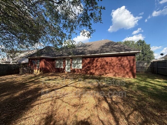 Building Photo - 70 Clear Springs Dr