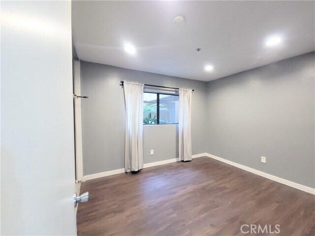 Building Photo - 550 Orange Ave