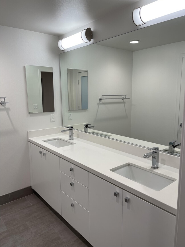 Building Photo - 4240 Laurel Canyon Blvd