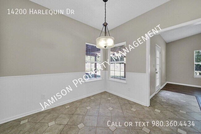 Building Photo - 14200 Harlequin Dr