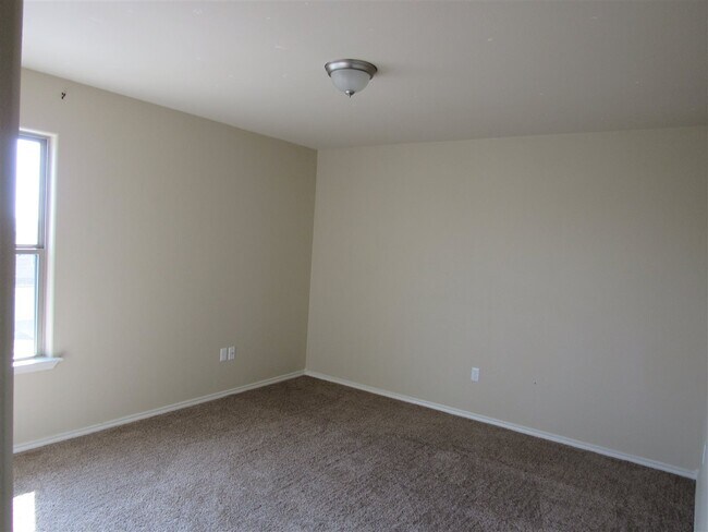 Building Photo - 6106 Eusebio Dr