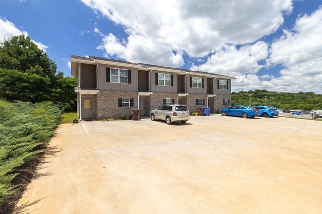 Primary Photo - 931 Warrior Hill Dr