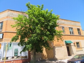 Building Photo - 1552 W Highland Ave