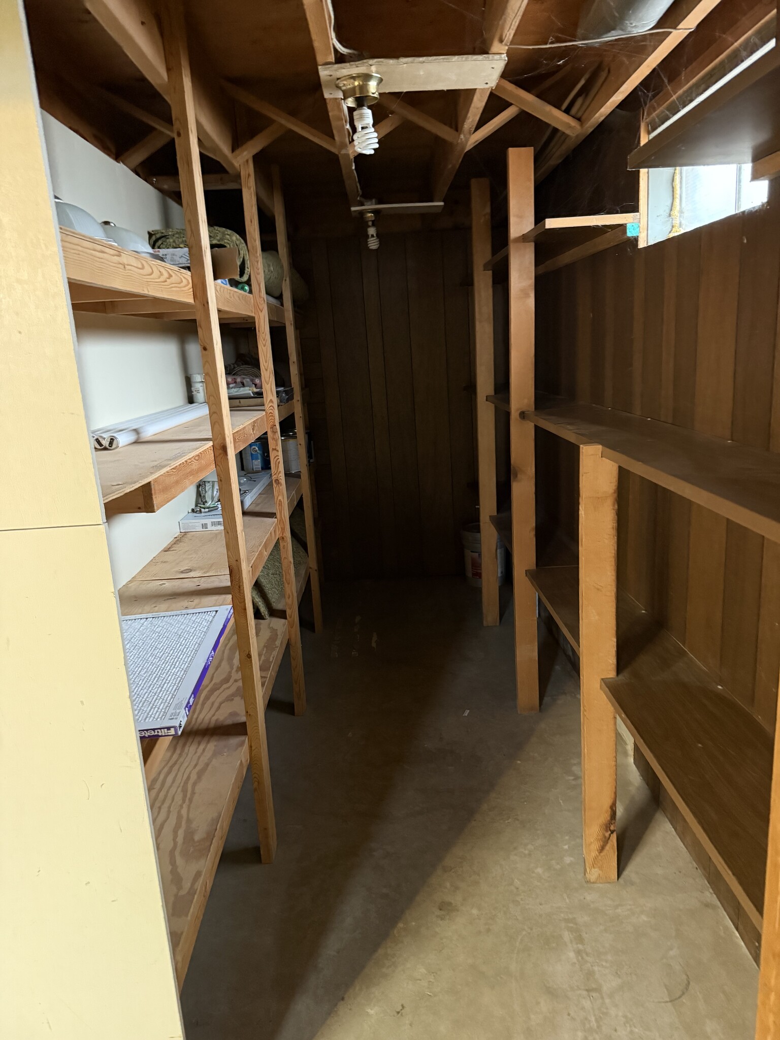 Building Photo - 2225 Yount St