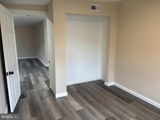 Building Photo - 14 West Ave