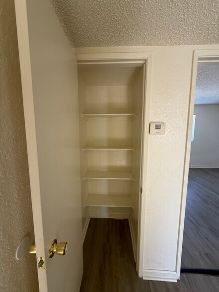 Building Photo - 43711 Challenger Way