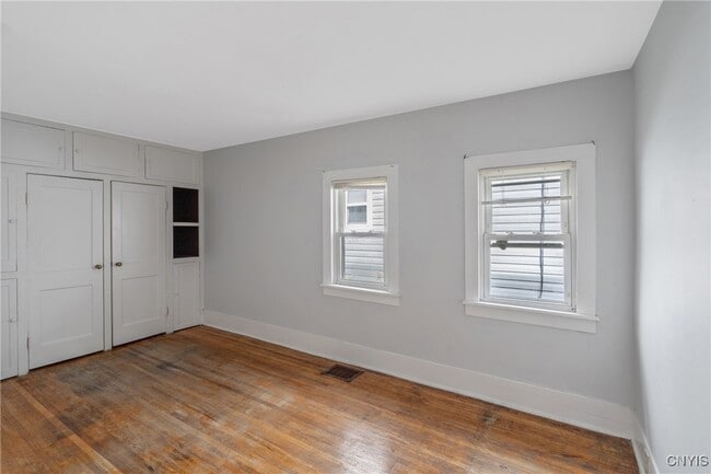 Building Photo - 148 W Cayuga St