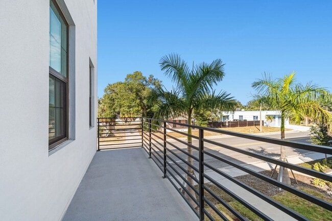 Building Photo - Modern Townhome For Lease in downtown St Pete and Warehouse Arts District
