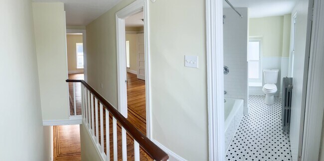 Building Photo - 53 W Maplewood Mall