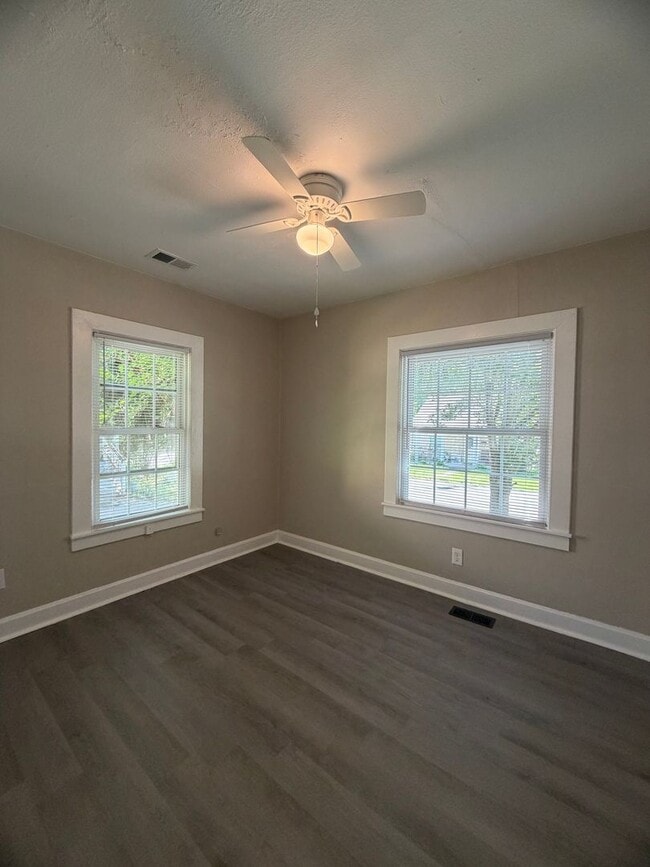 Building Photo - Open The Door To Your New Home!