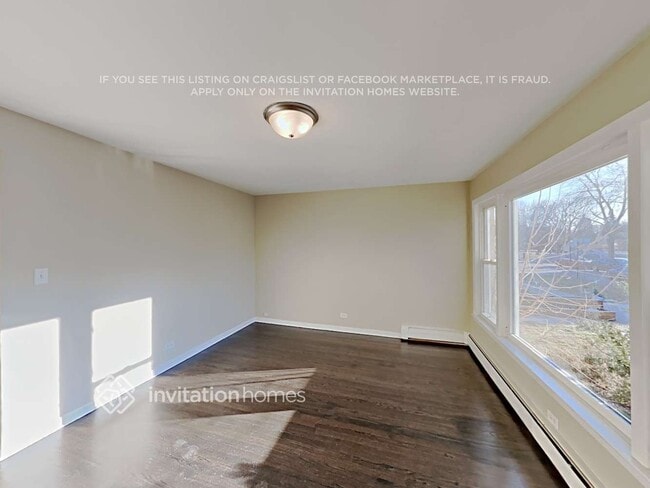 Building Photo - 4623 N Kilbourn Ave