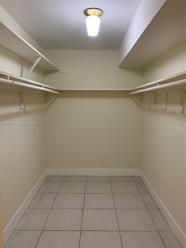 Building Photo - 1200 Mariposa Ave