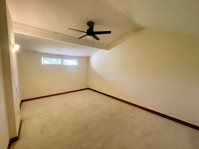 Building Photo - 5470 Baltimore Dr