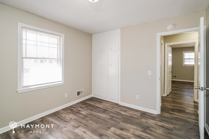 Building Photo - 2716 Diane Dr