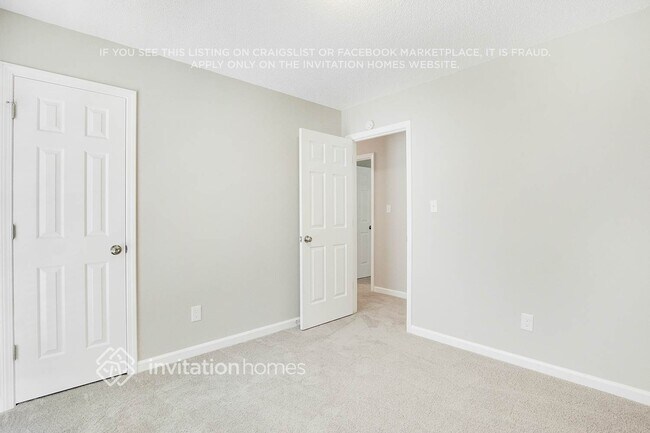 Building Photo - 24 Grapevine Dr