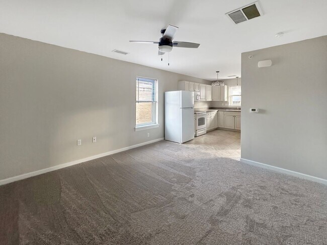 Building Photo - 414 W Fourth Street