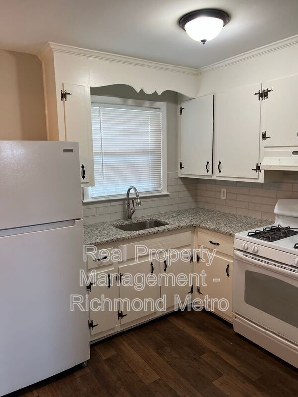 Building Photo - 1140 Shuford Ave
