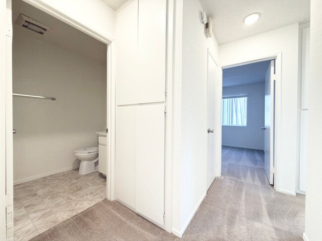 Building Photo - Upgraded Corner Unit w/ Balcony