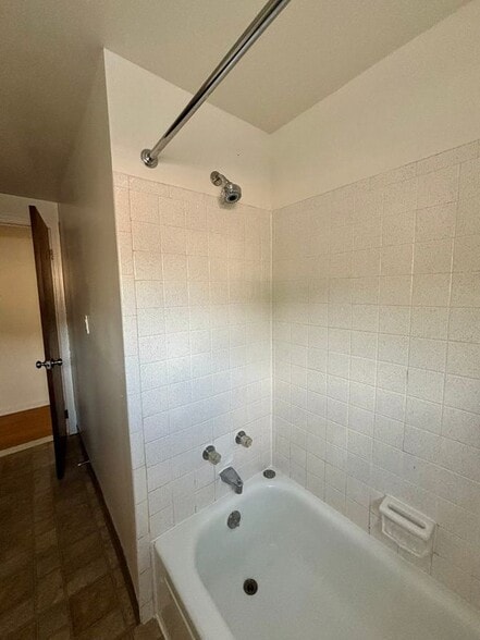 Building Photo - 23 Losson Garden Dr