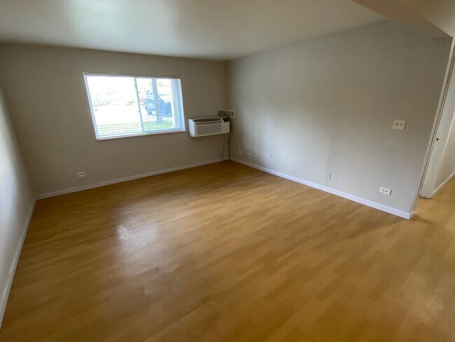 Building Photo - 620 E Liberty St