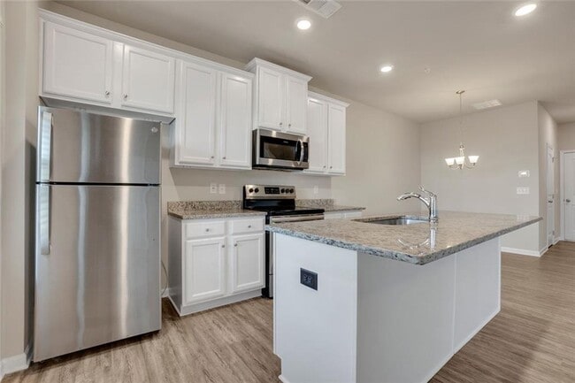 Building Photo - 2104 Irvin Ct