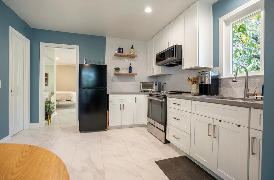 Building Photo - 3219 Sumac Rd