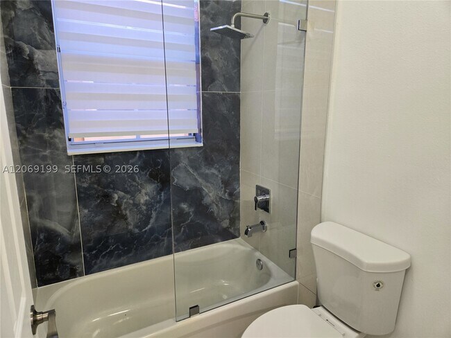 Building Photo - 3124 SW 154th Pl