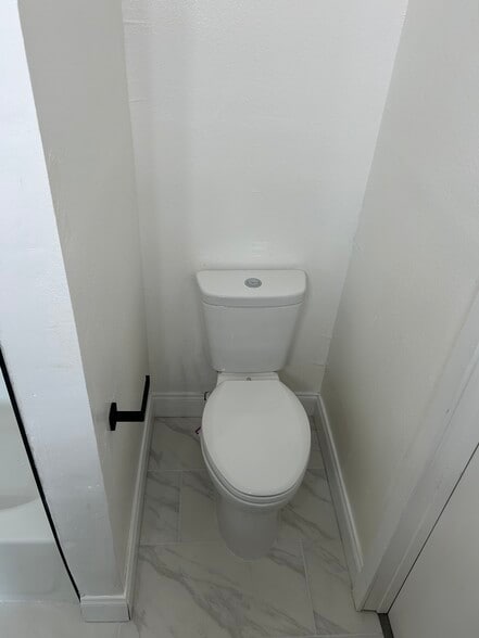 Building Photo - 12219 Armenia Gables Cir